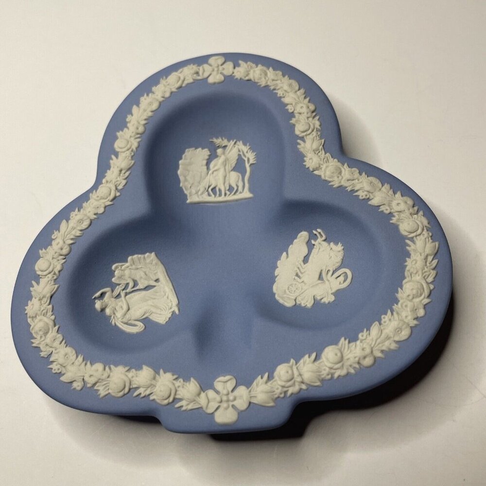 Vintage Wedgwood Blue Jasperware‎ Clover Neoclassical Trinket Dish Ashtray